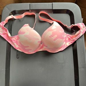 🏡EUC Victoria’s Secret bra 36B